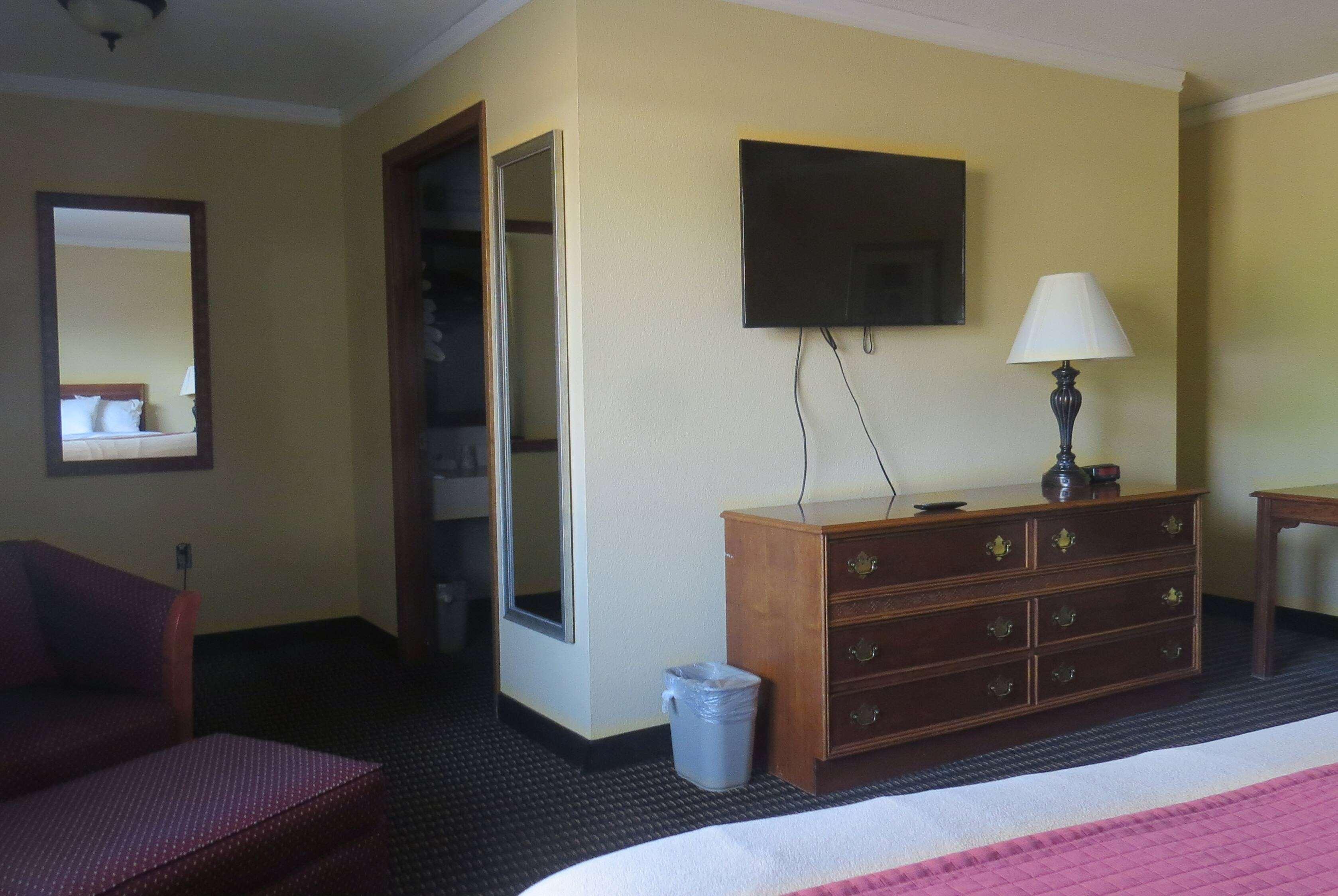 Travelodge By Wyndham Stratton Экстерьер фото